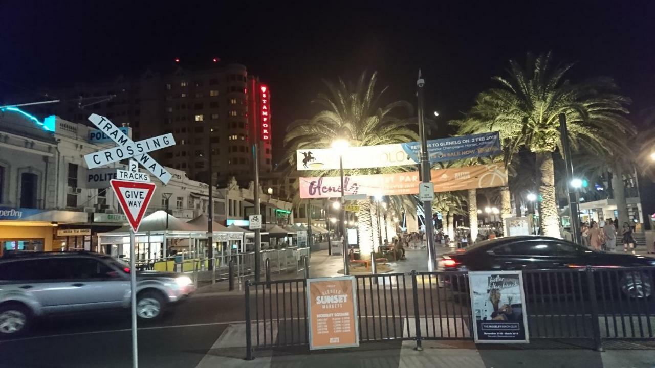 Glenelg Beach Gateway Studio Apartment Luaran gambar